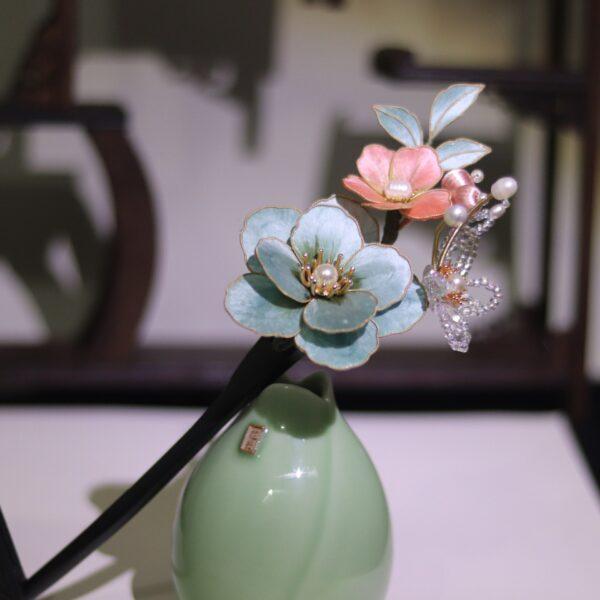 nice blue and pink velvet flowers shape wood hairpin, hair stick